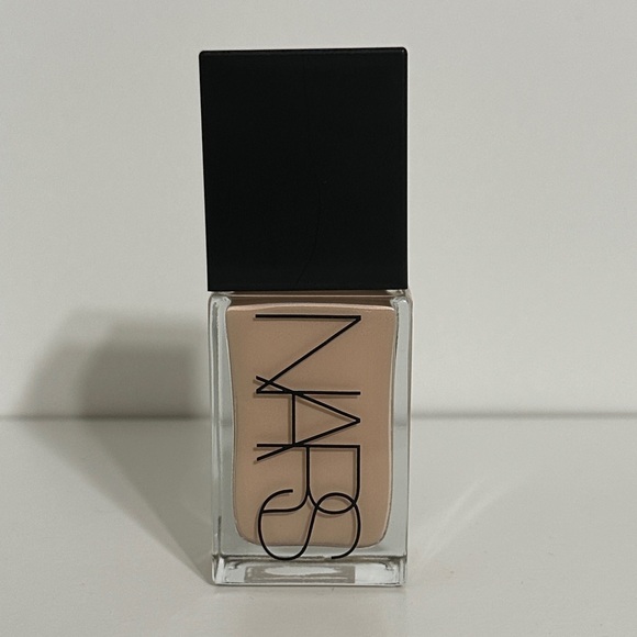 Light 2 Mont Blanc—NARS Light Reflecting Foundation - Picture 8 of 15